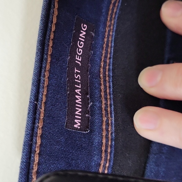 Curve Appeal Minimalist Jegging - Picture 5 of 6